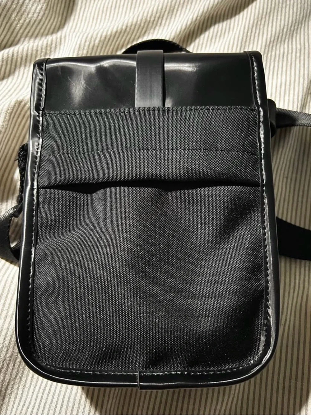 RAINS cross body bag - Picture 2 of 3